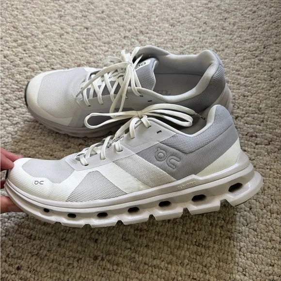 On Cloud Light Gray and White Sneakers - Picture 2 of 6